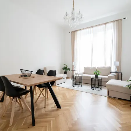 Luxurious Viennese Old Style Apartment Exterior photo